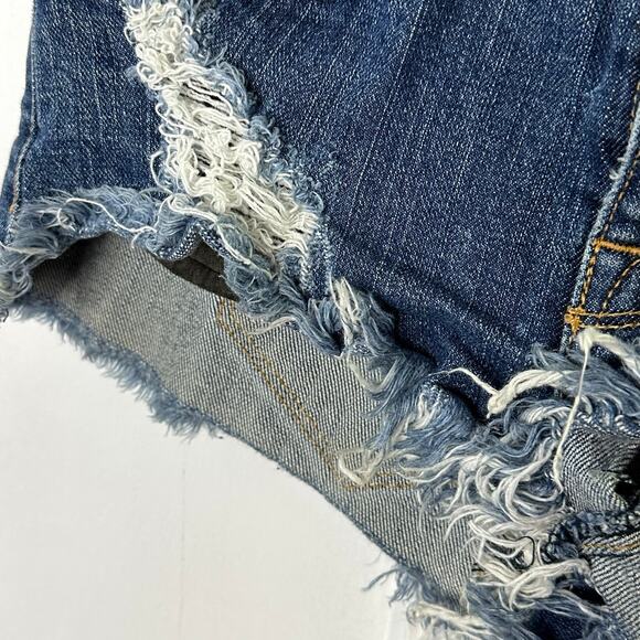 WILDFOX Low Rise Distressed Cut Off Daisy Duke Jean Shorts Medium Rinse Sz 26 - Picture 4 of 7